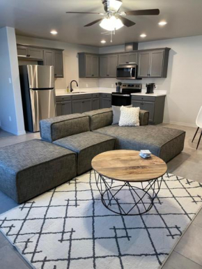 The Sojourn 2 BR with Full Kitchen & Free Parking